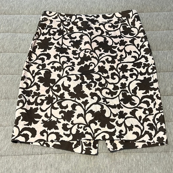 J. Crew Stretch Floral Pattern A-Line Mini Skirt With Zipper Size 6 - Picture 2 of 9